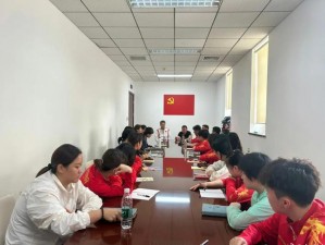 开会时大家都在，为什么有人会躲在桌子下运动？