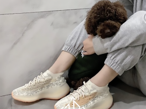 Yeezy380 水蜜桃怎么搭配？想要自然又显高的穿法看这里