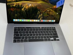 16 岁日本学生对 MacBookPro 有何看法？为何他们如此青睐这款电脑？