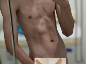 CHINESE腹肌小伙JERKING_CHINESE 腹肌小伙 JERKING 到深夜，室友被吵醒后崩溃